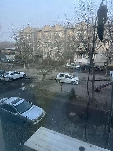 сдаю кватиру: 3 комнаты, С мебелью частично — 10