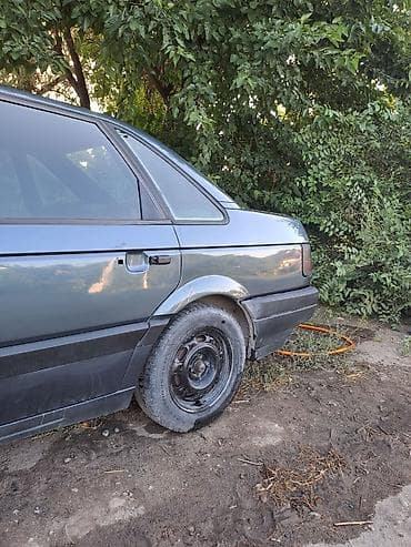 Унаа сатуу: Volkswagen Passat: 1988 г., 1.8 л, Кол менен иштөөчү, Бензин, Седан — 6