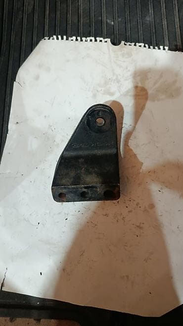 кронштейн двигателя: Кронштейн двигателя Hyundai/Kia - Оригинальная деталь с литьевым — 2