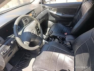 b v d: Toyota Corolla: 2004 г., Механика, Хэтчбэк — 4