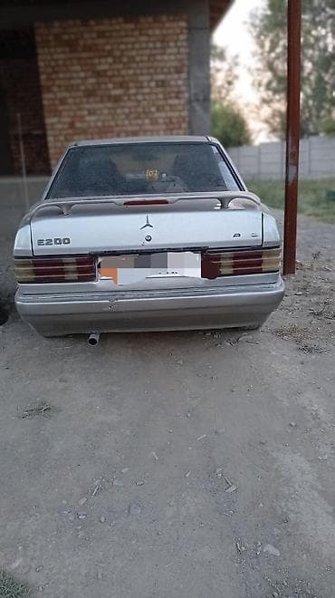 mini jack: Mercedes-Benz 190: 1990 г., 2 л, Бензин, Седан — 4