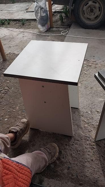 стол дсп: Компактный квадратный столик из ЛДСП - Форма: квадрат - Назначение — 1