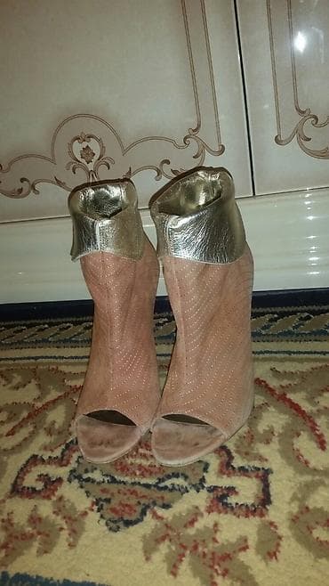 черные замшевые ботильоны: Продам замшевые супер модные ботильёны. размер 37 — 1