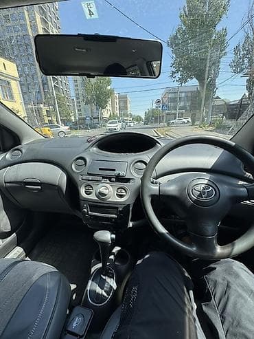 тойота vish: Toyota Vitz: 2003 г., 1.3 л, Автомат, Бензин, Хэтчбэк — 8