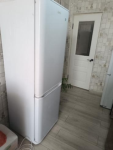 вентилятор для комнаты: Холодильник Beko, Двухкамерный — 1