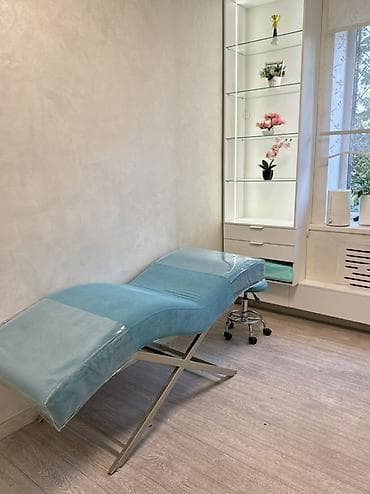 Сдается кушетка в салоне красоты,подойдет для мастеров перманентного
