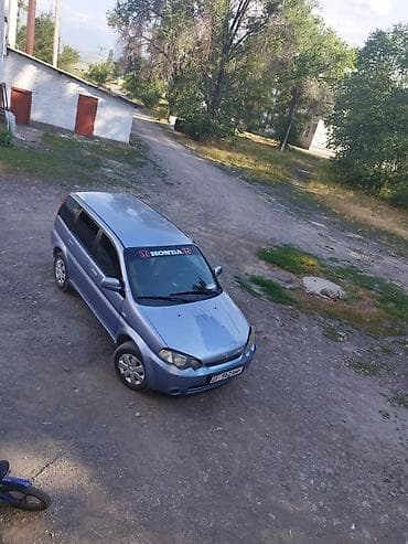 Унаа: Honda HR-V: 2002 г., 1.5 л, Кол менен иштөөчү, Бензин, Кроссовер — 2