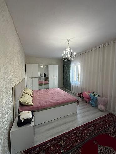 Спальниыи гарнитур в классическом стиле, белый цвет с золотистыми at lalafo.kg Спальниыи гарнитур в классическом стиле, белый цвет с золотистыми