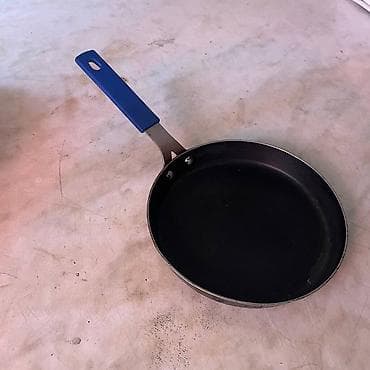 блиная: Сковорода с антипригарным покрытием и синим термостойким покрытием на — 1