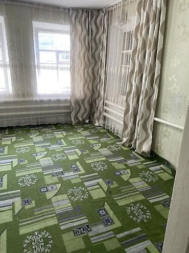 задаю комнату: Продается 4 комнатный дом + кухня + ванная+ веранда + 2 прихожая дом — 4