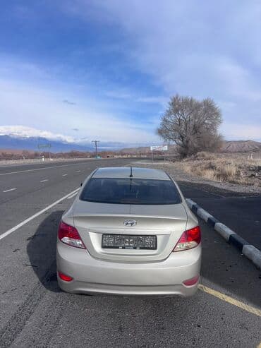 купить фуру с прицепом бу: Hyundai Solaris: 2013 г., 1.6 л, Автомат, Бензин, Седан — 8