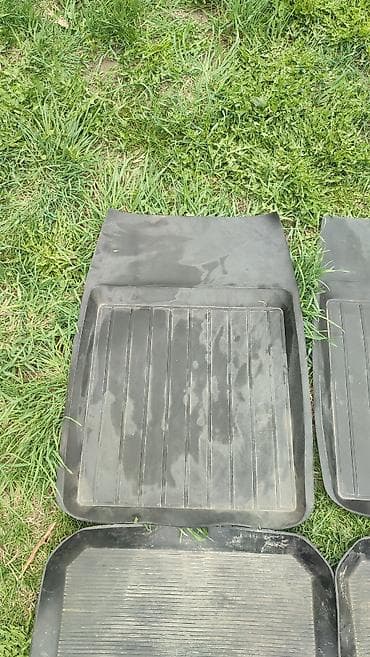 рифленный лист: Комплект автомобильных резиновых ковриков (4 шт.) - Материал: плотная — 2