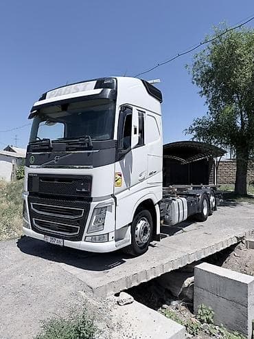 тигач актрос: Тягач, Volvo, 2020 г., Без прицепа — 4