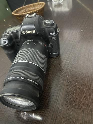 macbook pro 17: Зеркальная камера Canon EOS 5D Mark II с объективом Canon EF 75–300mm — 3