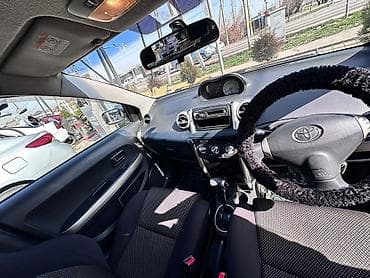 70 сом: Toyota Ist: 2002 г., 1.5 л, Хетчбек — 8