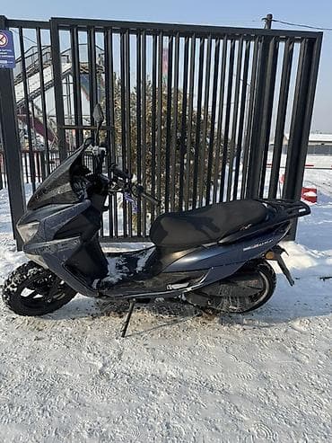 мопед maxi: Макси-скутер 150 куб. см, Бензин, Б/у — 2