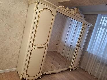 королевский стол: Стол и стул для зала, Новый, цвет - Бежевый — 1