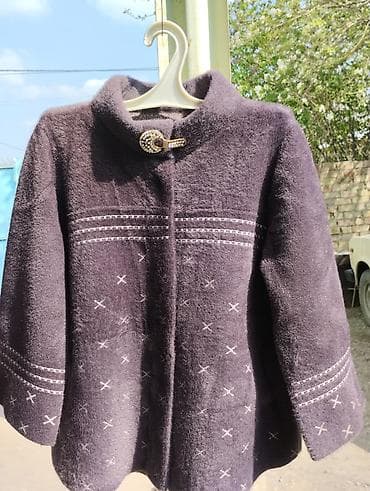 Женское полупальто-пончо из мягкого ворсистого материала