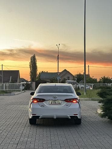 Toyota Camry: 2021 г., 2.5 л, Автомат, Бензин, Седан — 5