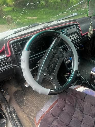 дамкрат авто: Volkswagen Jetta: 1988 г., 1.8 л, Ручные, Бензин, Седан — 4