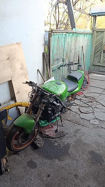 Мотоциклдер: Спортбайк Kawasaki, 750 куб. см, Бензин, Чоңдор үчүн, Колдонулган — 2