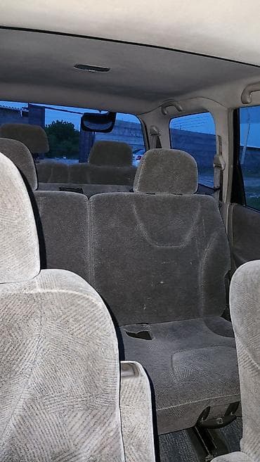 посадка авто: Mitsubishi Chariot: 1999 г. — 2