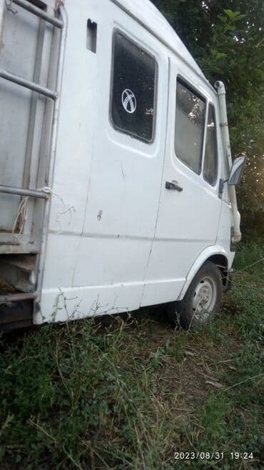 унаа базар бишкек: Жеңил жүк ташуучу унаа, Mercedes-Benz, Дубль, Колдонулган — 5