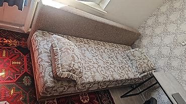 Оборудование для бизнеса: Раскладной диван двумя подушками. Особенности: - Компактная форма — 3