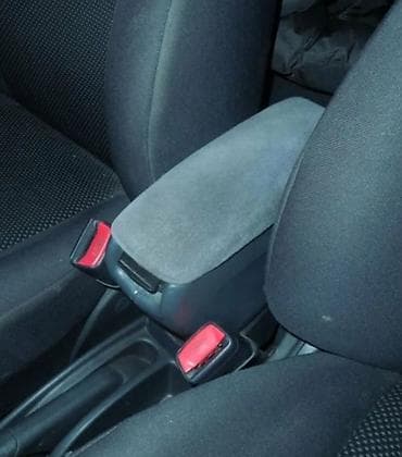 обвес на тойота ист: Подлокотник Toyota, цвет - Серый, Б/у, Платная доставка, Самовывоз, Бесплатная доставка — 1