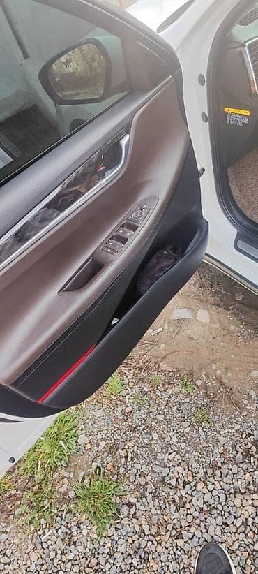 продаю или меняю квартира: Hyundai Grandeur: 2019 г., Автомат, Седан — 2