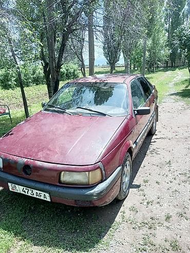 салон е46: Volkswagen Passat: 1989 г., 1.8 л, Кол менен иштөөчү, Бензин — 1