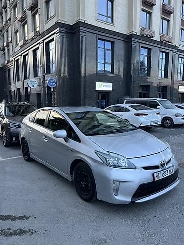 134: Toyota Prius: 2015 г., 1.8 л, Вариатор, Гибрид, Хэтчбэк — 1