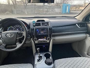 Toyota Camry: 2013 г., 2.5 л, Автомат, Гибрид, Седан — 10