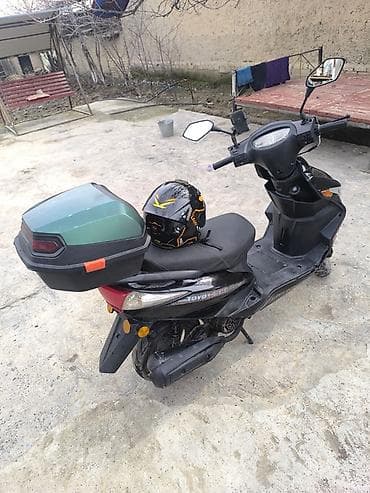 audi quattro: Скутер M8 electric (надпись на борту) черного цвета. Основные — 3