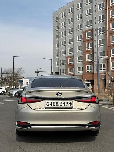 Lexus: Lexus ES: 2019 г., 2.5 л, Автомат, Гибрид — 2