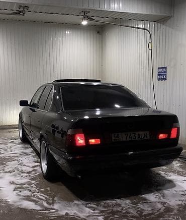 x 7: BMW 5 series: 1994 г., Седан — 4