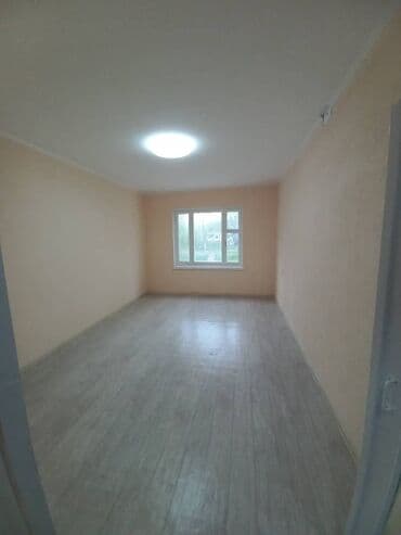 советский щербакова дом: 2 комнаты, 57 м², 105 серия, 1 этаж, Косметический ремонт — 1