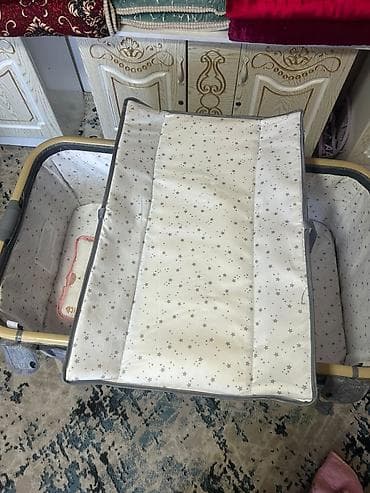 кресло в машину: Детская приставная кроватка, Б/у, С колесиками, цвет - Серый — 2