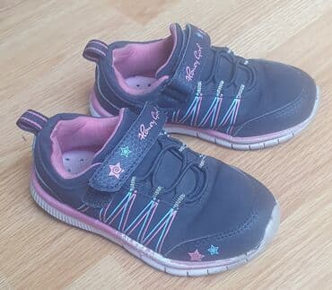 Кроссовки для девочки. 26 размер. 16,5 см по стельке. Новые дышашие