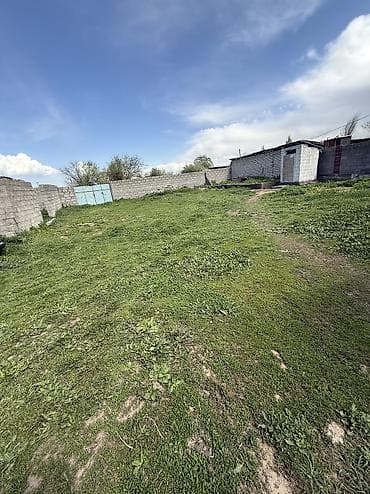 продажа домов жилмассив кок жар бишкек: Дом с участком. - Планировка: несколько изолированных комнат — 4