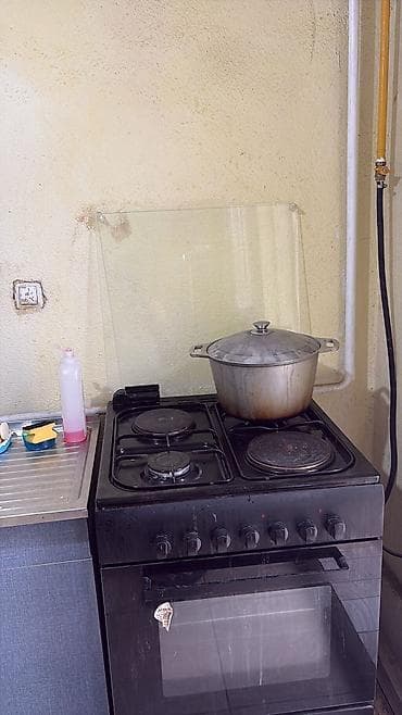 1 bedroom: Сдается 1комната с прихожкой Горячая холодная вода свет газ есть — 3