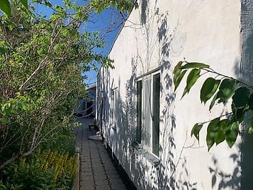 коттеджи в радуге: Продаётся дом в районе с.Орто-Сай. Участок 8 соток, на территории два — 9