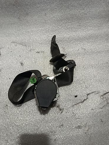 ремень безапасности: Передний ремень безопасности с пиропатроном (инерционный катушечный — 4