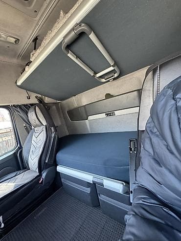 b class: Грузовик, Volvo, Стандарт, Б/у — 9