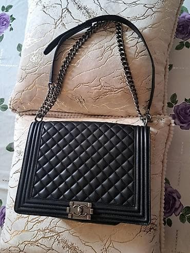 тездик акча: Классикалык сумка, Chanel, Италия, Материалы: Нукура булгаары, Кабып тигилген модель, Аялдарга — 1