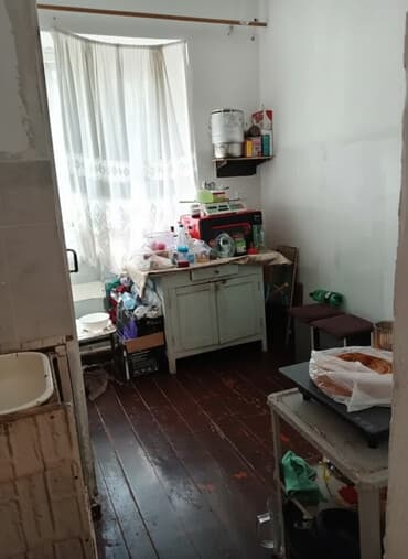 срочно продаю нужны деньги: 2 комнаты, 4 м², 105 серия, 2 этаж, Косметический ремонт — 2