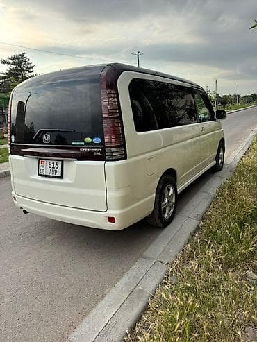 малолитражки на автомате: Honda Stepwgn: 2004 г., 2 л, Автомат, Бензин, Минивэн — 5