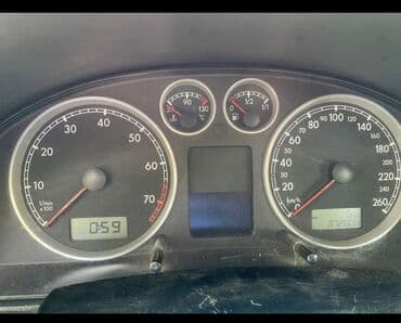 машина спортивная: Volkswagen Passat: 2002 г., 1.8 л, Автомат, Бензин, Универсал — 4