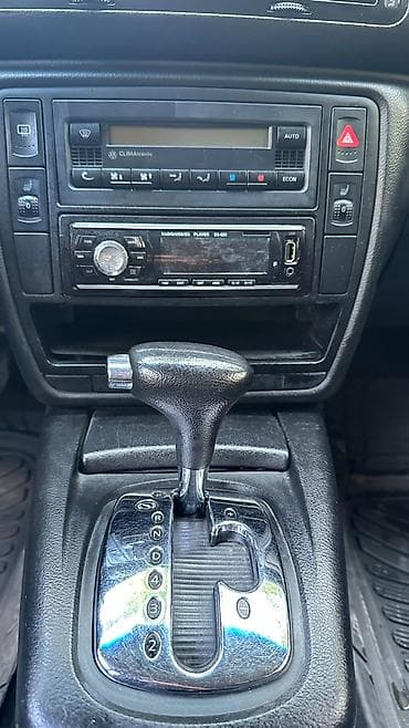 2000: Volkswagen Passat: 2000 г., 1.8 л, Автомат, Бензин, Седан — 10
