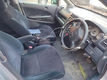 mini v: Honda Stream: 2001 г., 2 л, Автомат, Бензин, Минивэн — 4